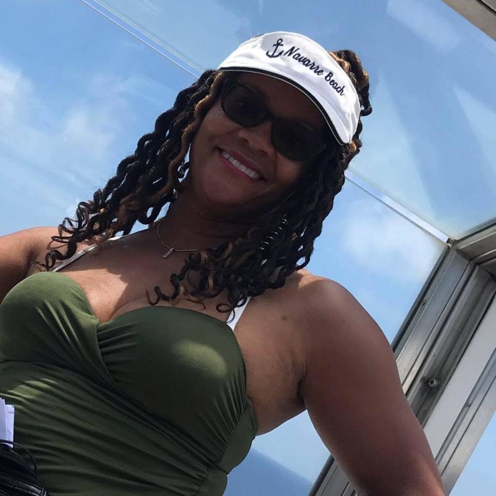 Meet your Posher, Dot